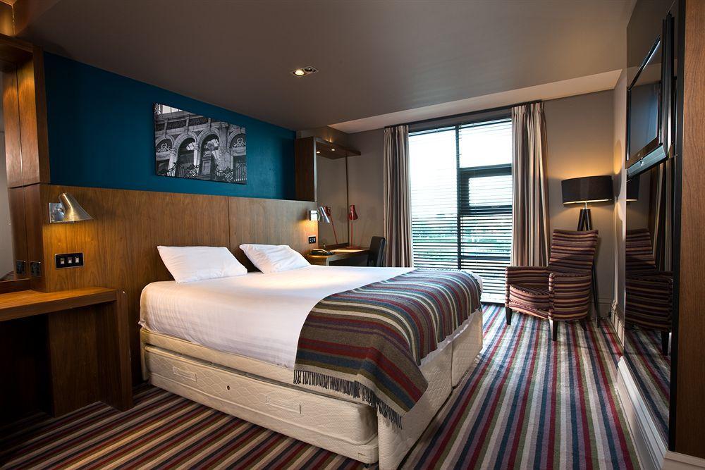 Village Hotel Solihull Exterior photo